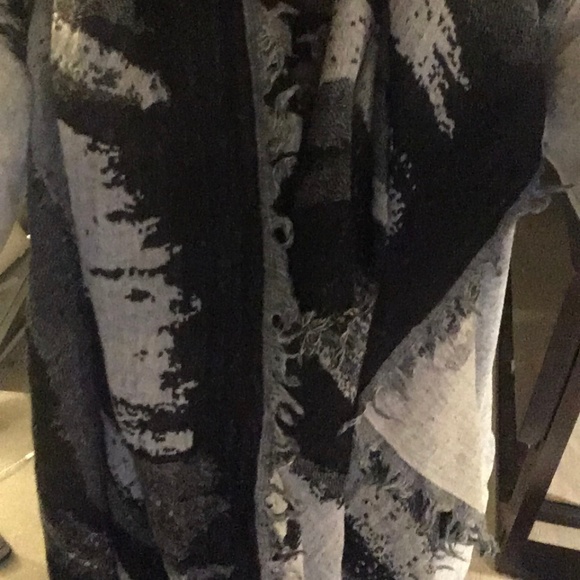 NWT Wilfred Blanket Scarf - Picture 4 of 4